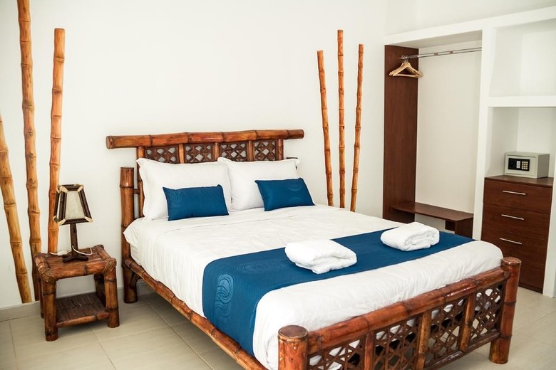 Nauti-k Beach Hotel