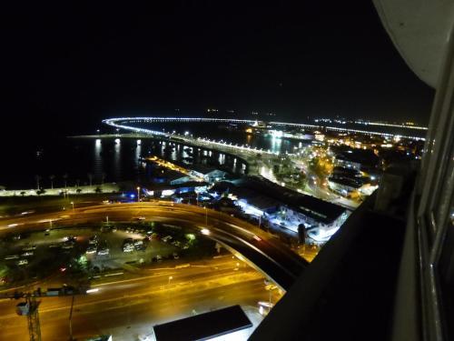 Apartamento Casco Viejo Direct Ocean Front 22-02
