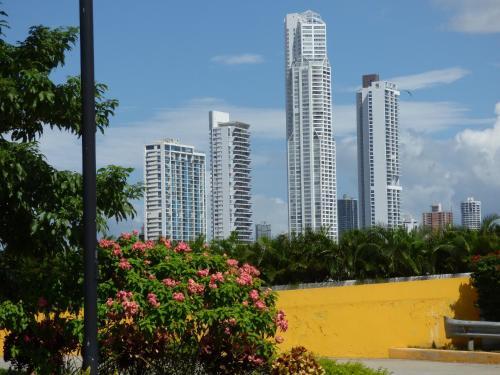 Apartamento Casco Viejo Direct Ocean Front 22-02