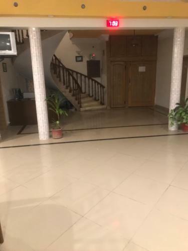 Hostal New Shelton Guest House