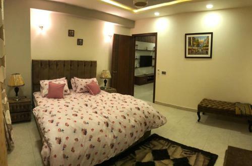 3 Bedrooms Luxury Apartment