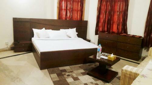 Hostal Royal Cottage Guest House