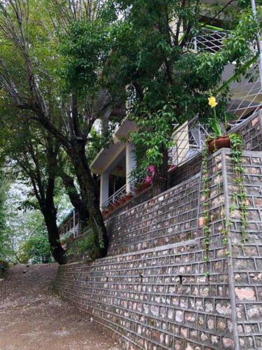 Lodge The Legacy - British Era Cottages