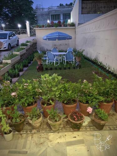 Hostal Rashk E Qamar