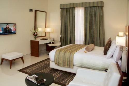 Hotel Avari Xpress Boutique Residence
