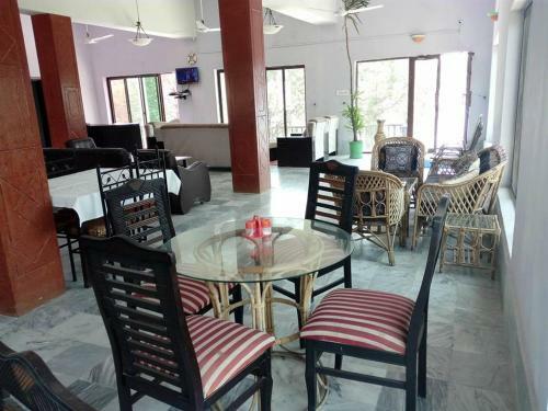 Pir Sohawa Hotel