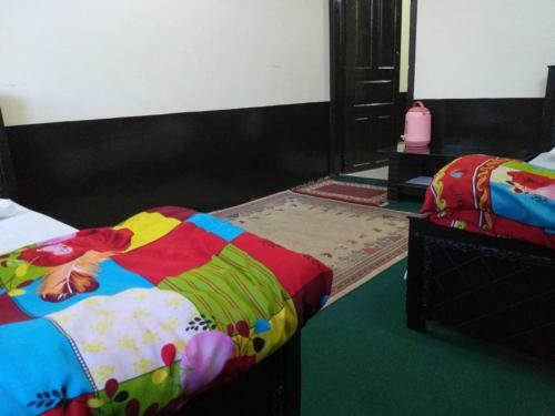 Hostal Rama Midway Guest House