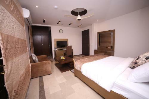 Zifan Hotel & Suites