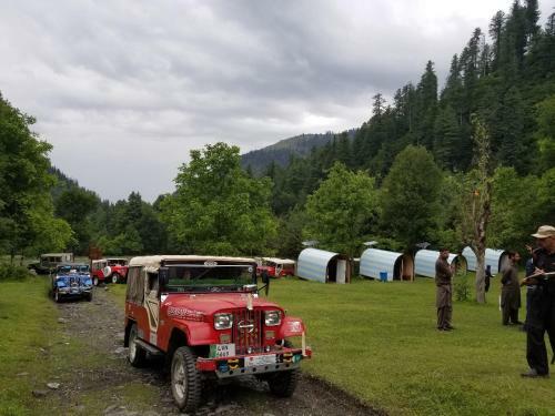 Hotel Chinar Resorts