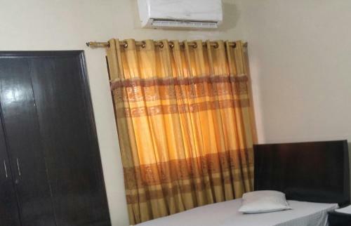 Hostal Rehaish Inn Model Colony