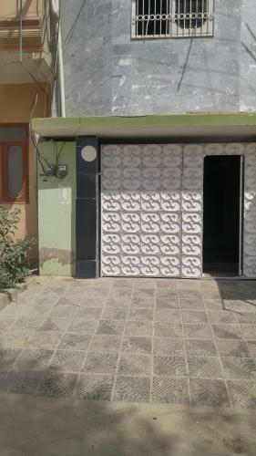 Hostal Rehaish Inn Model Colony