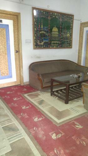 Hostal Rehaish Inn Model Colony