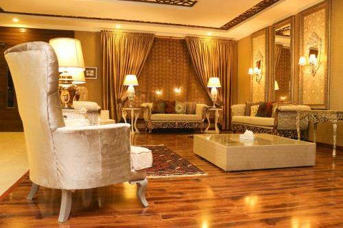 Hotel Shelton Rezidor Swat