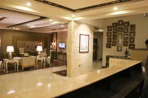Hotel Shelton Rezidor Swat