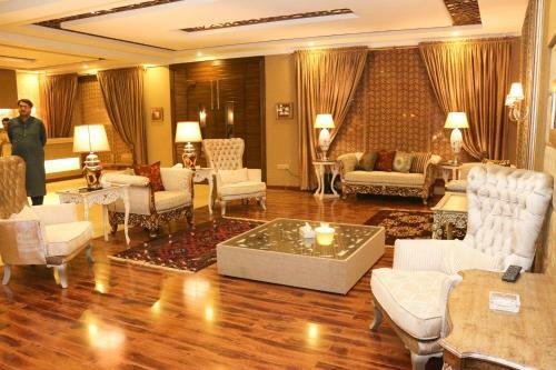 Hotel Shelton Rezidor Swat