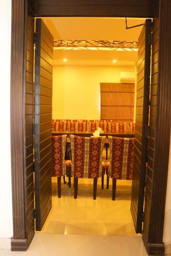 Hotel Shelton Rezidor Swat