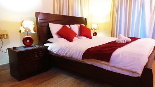 Hotel The Grand @ Gharial