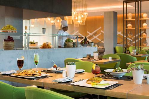 Hotel Sundus Rotana