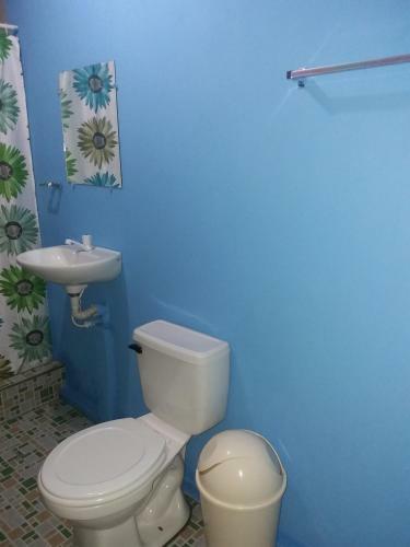 Hostal Feel At Home