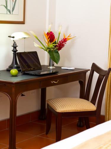 Hotel Los Portales