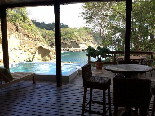 Shankton Harbor - Luxury Private Beach House