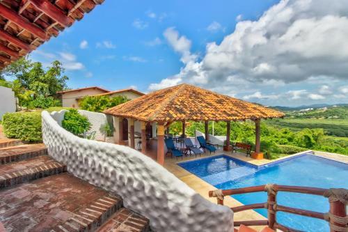 Pelican Eyes: Villa Coral II