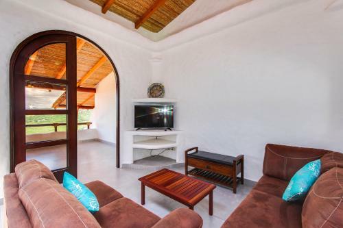 Pelican Eyes: Villa Coral II