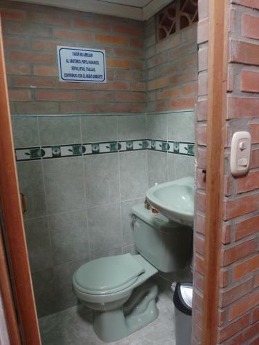 Hostal Centro Ecoturistico La Nohelia