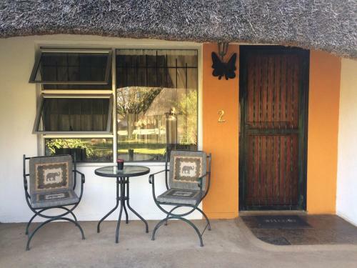 Hostal Lion's Den Guesthouse