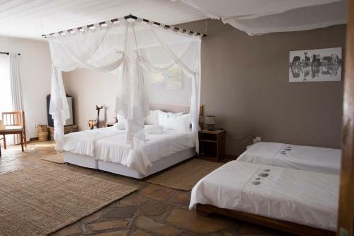 Hostal Dornhuegel Guest Farm