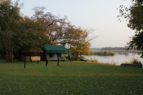Ndhovu Safari Lodge