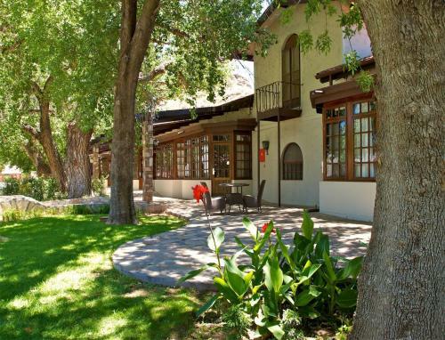 Lodge Midgard Country Estate
