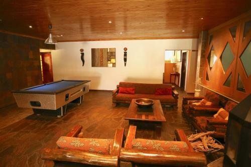 Stoney's Country Hotel