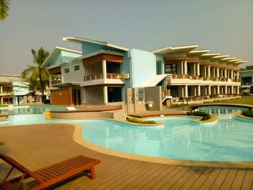 Hotel Azura Beach Resort