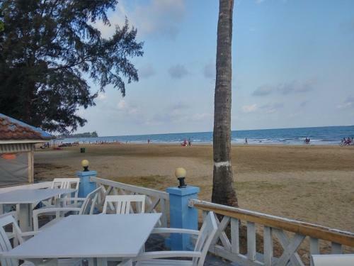 Hotel Azura Beach Resort