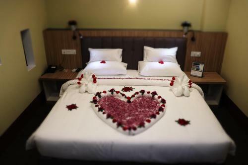 Shekinah Hotel Pathein