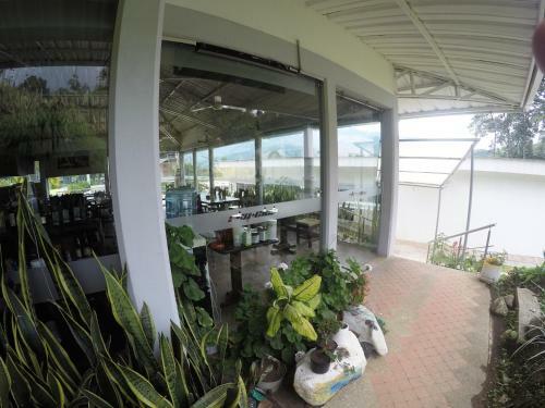 Sky Club Eco Hotel