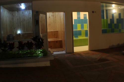 Sky Club Eco Hotel