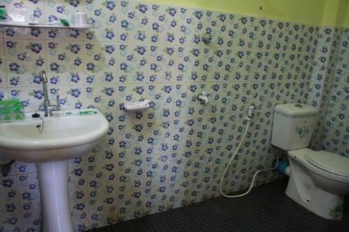 Nway Htway Yeik Motel