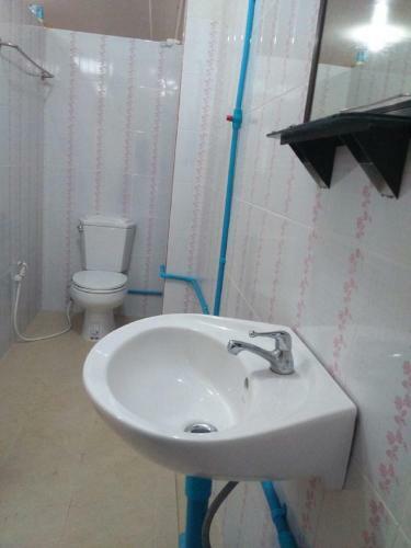 Penguin Hotel Kawthaung