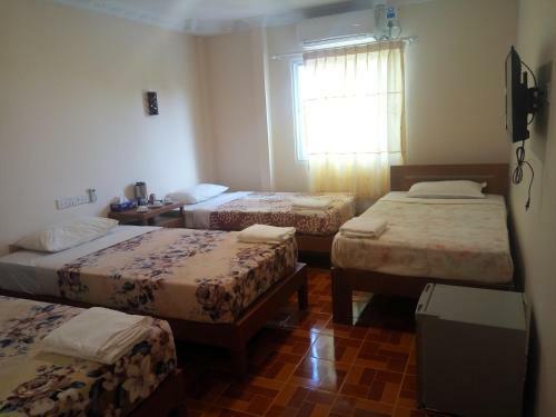 Bed & Breakfast Dormitory @ Golden Crown Motel