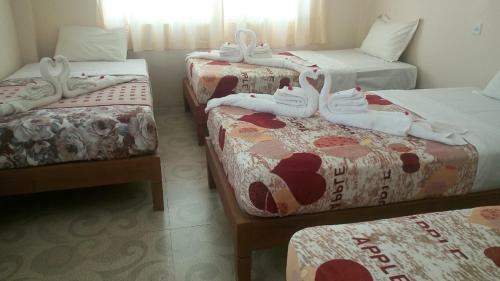 Bed & Breakfast Dormitory @ Golden Crown Motel
