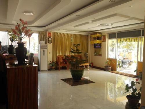 Golden Crown Motel