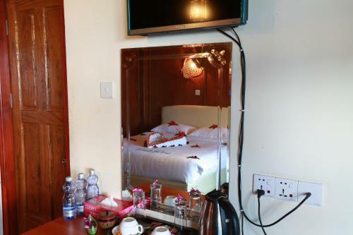 The Floral Breeze Hotel (mt. Victoria)