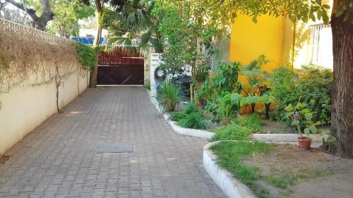 Marien Ngouabi Serviced T0 Chalet