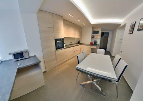 Apartment Oneclickrent_04 - Smart House