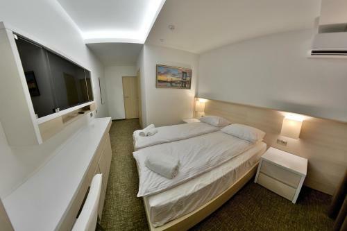 Apartment Oneclickrent_04 - Smart House