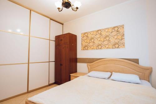 Three Bedroom Apartment Str. Lev Tolstoi 24/1