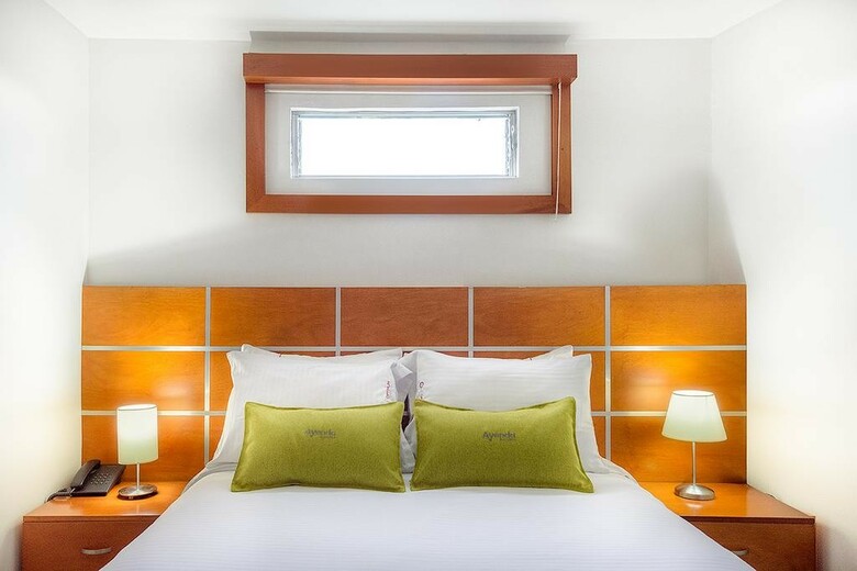 Optimum Hotel