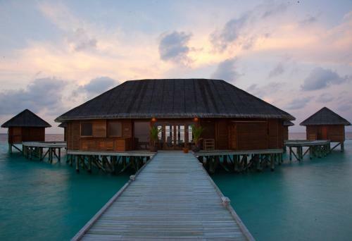 Hotel Vakarufalhi Maldives